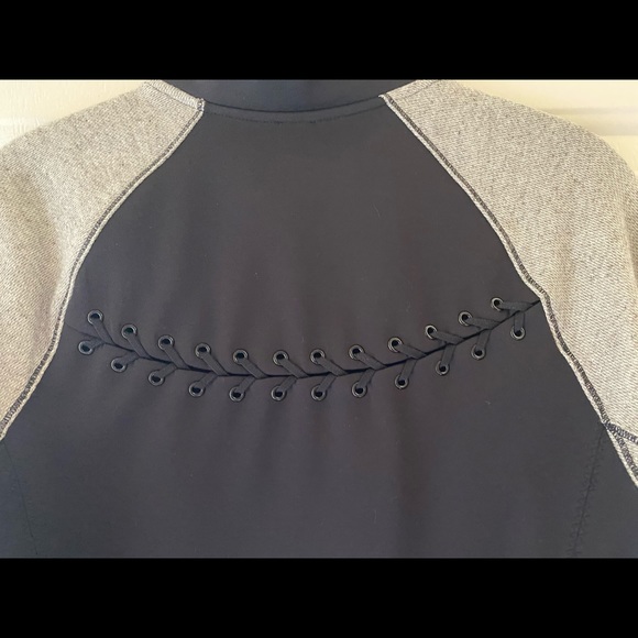 Lululemon baseball jacket size 8 - Picture 7 of 12